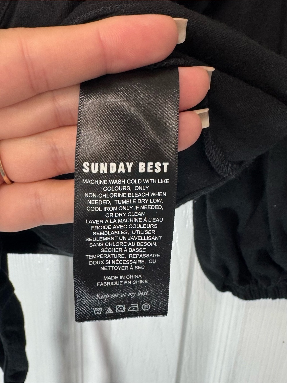 Aritzia Sunday Best Black Bambi Puff Sleeve Tie Front Crop Top Women’s Medium - Picture 5 of 11